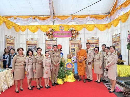 พช.เมืองสมุทรปราการ ร่วมต้อนรับคณะกรรมการลงพื้นที่ตรวจติดตามและประเมินผลการดำเนินงานโครงการสร้างความปรองดองสมานฉันท์ โดยใช้หลักธรรมทางพระพุทธศาสนา “หมู่บ้านรักษาศีล ๕” หนกลาง